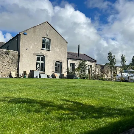 아파트 Stables With Wood-fired Sauna *