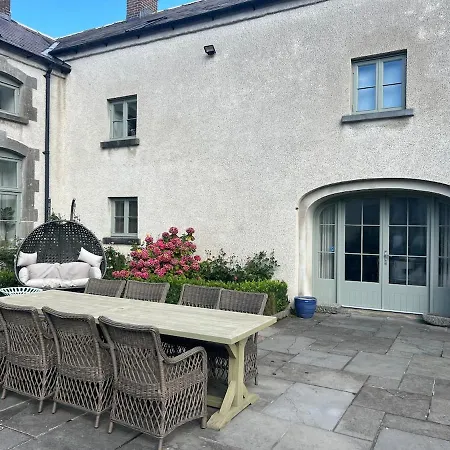 Stables With Wood-fired Sauna 스트랜드힐