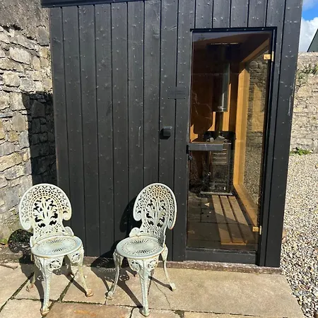 Stables With Wood-fired Sauna Appartement