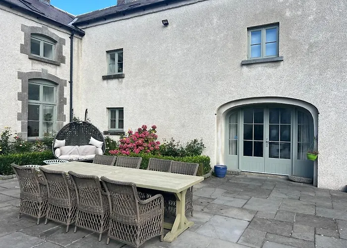 Stables With Wood-fired Sauna 스트랜드힐