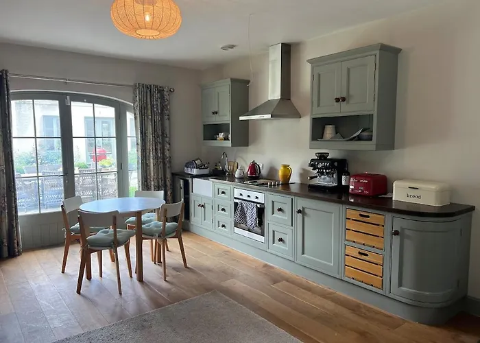 Stables With Wood-fired Sauna * 스트랜드힐